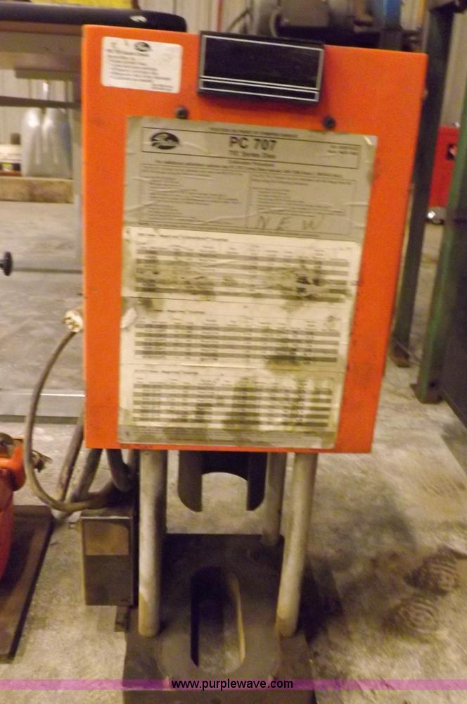 image for item F6433 Gates hydraulic hose crimp machine