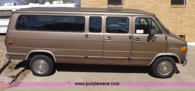 image for item F6440 1996 Chevrolet Sport Van G30 Extended van