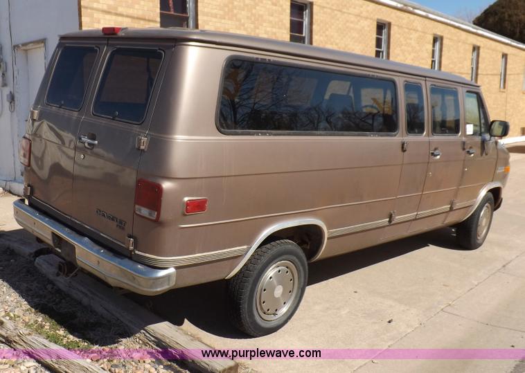 image for item F6440 1996 Chevrolet Sport Van G30 Extended van
