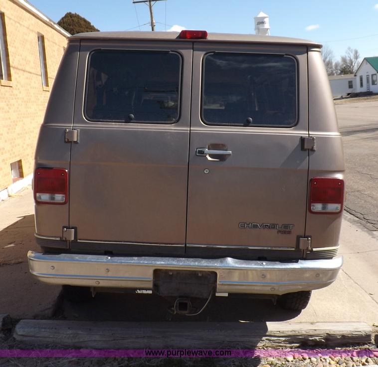 image for item F6440 1996 Chevrolet Sport Van G30 Extended van