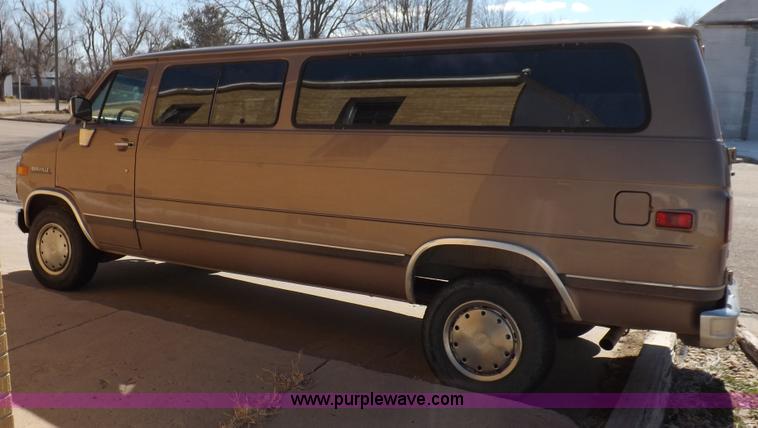 image for item F6440 1996 Chevrolet Sport Van G30 Extended van