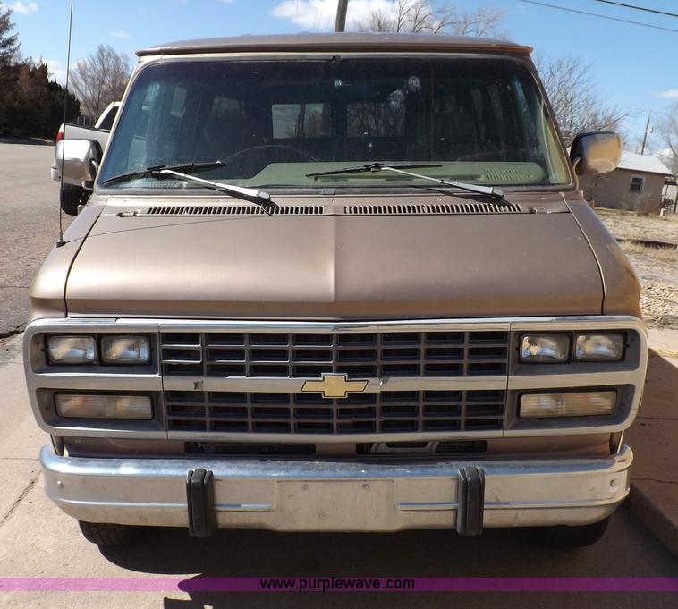 image for item F6440 1996 Chevrolet Sport Van G30 Extended van