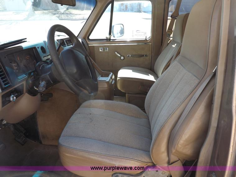 image for item F6440 1996 Chevrolet Sport Van G30 Extended van