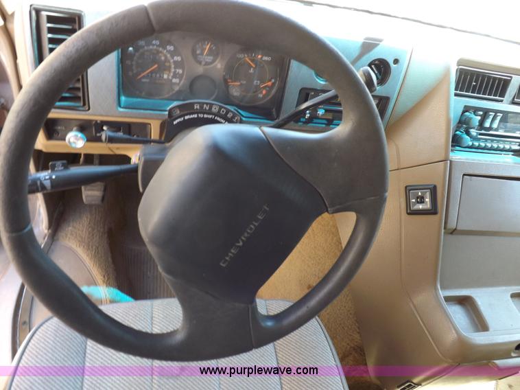 image for item F6440 1996 Chevrolet Sport Van G30 Extended van