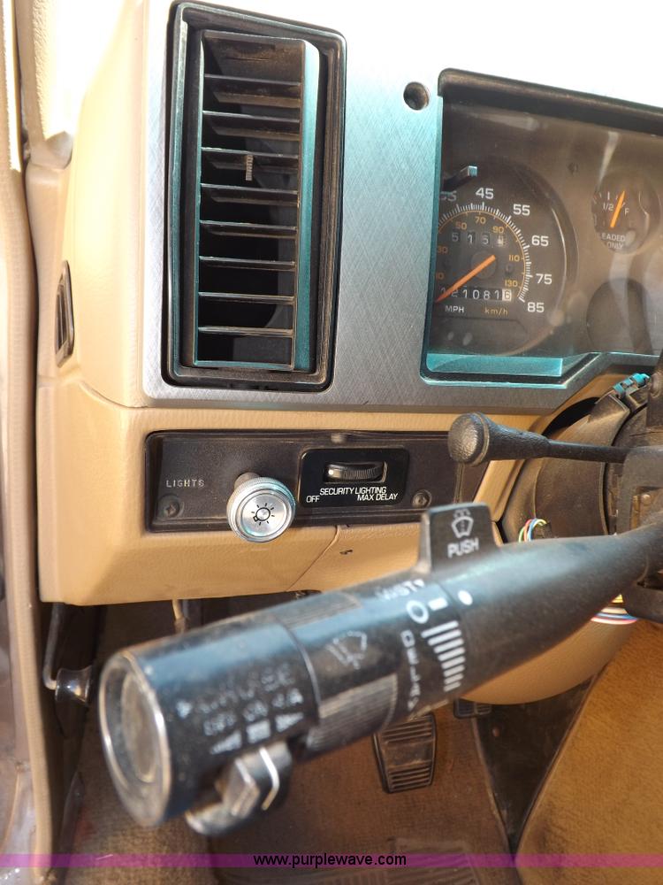 image for item F6440 1996 Chevrolet Sport Van G30 Extended van