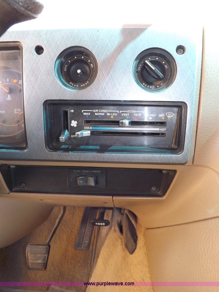 image for item F6440 1996 Chevrolet Sport Van G30 Extended van