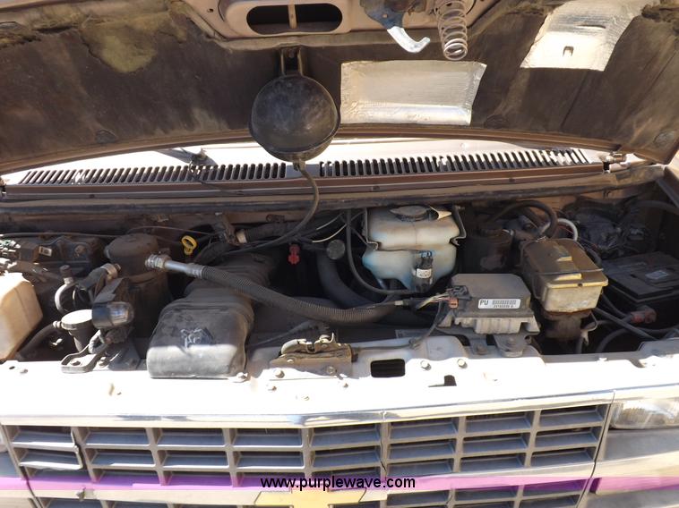 image for item F6440 1996 Chevrolet Sport Van G30 Extended van