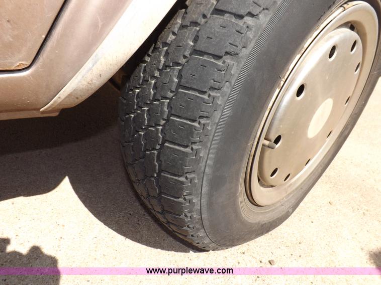 image for item F6440 1996 Chevrolet Sport Van G30 Extended van