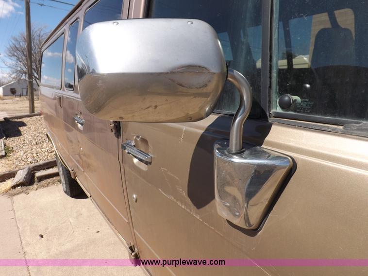 image for item F6440 1996 Chevrolet Sport Van G30 Extended van