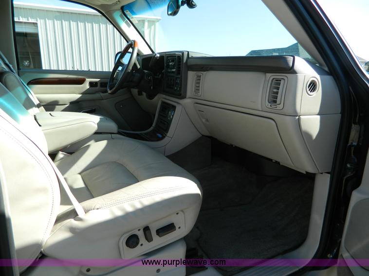image for item G7538 2002 Cadillac Escalade