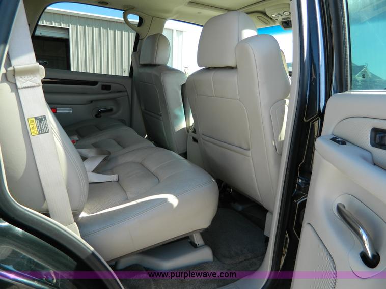 image for item G7538 2002 Cadillac Escalade