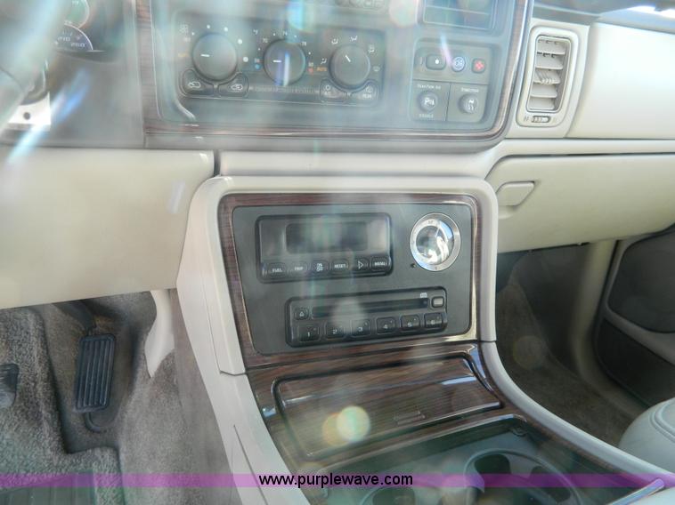 image for item G7538 2002 Cadillac Escalade