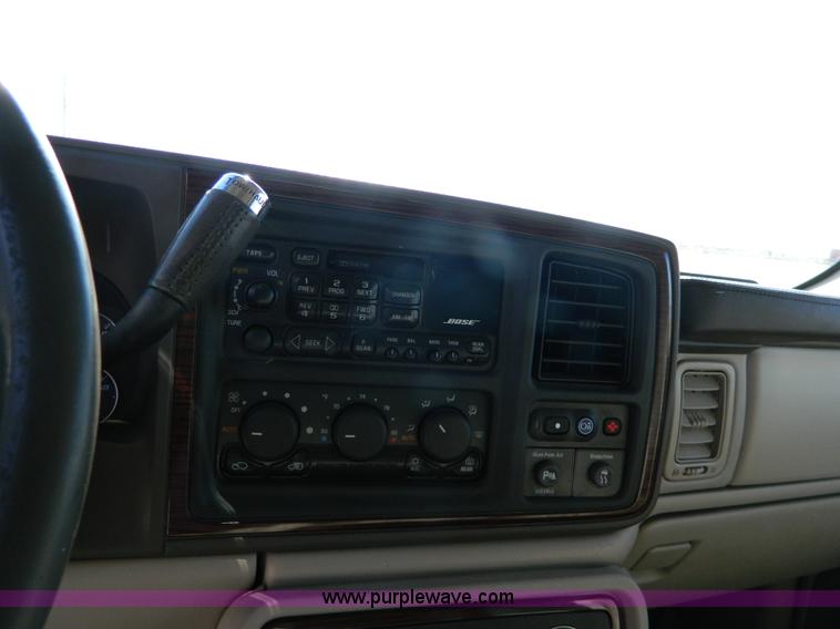 image for item G7538 2002 Cadillac Escalade