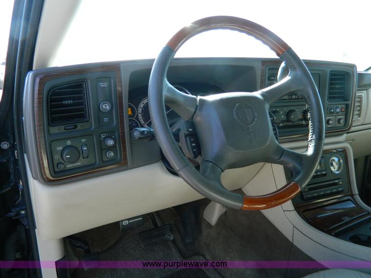 image for item G7538 2002 Cadillac Escalade