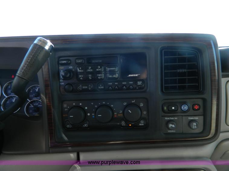 image for item G7538 2002 Cadillac Escalade