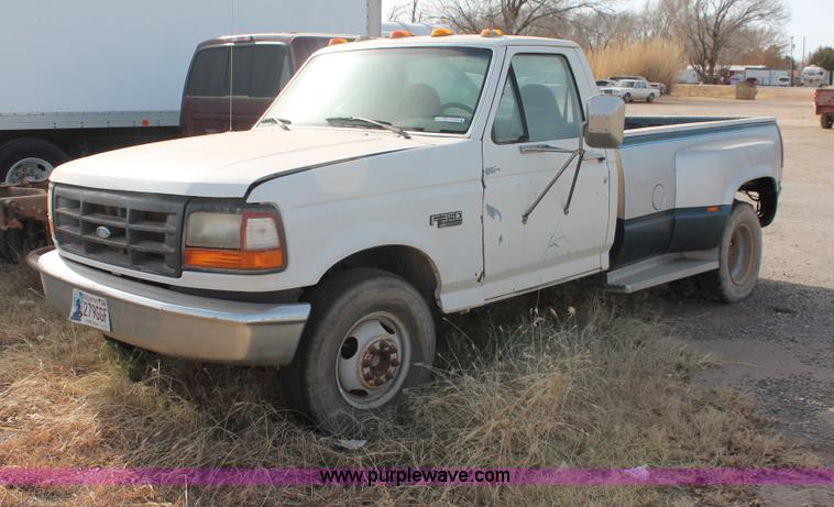 image for item O9358 1995 Ford F350 XL pickup truck