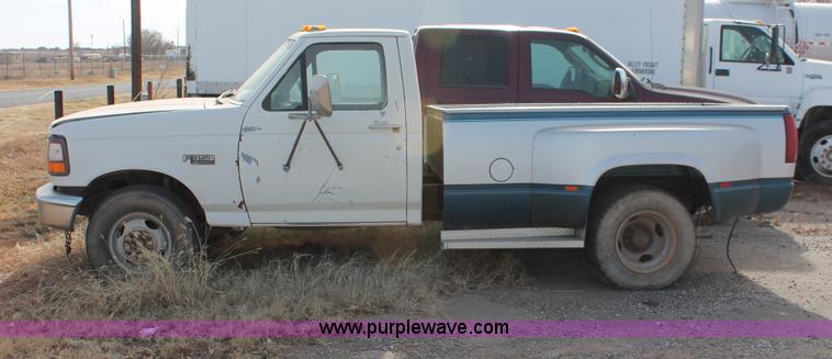 image for item O9358 1995 Ford F350 XL pickup truck