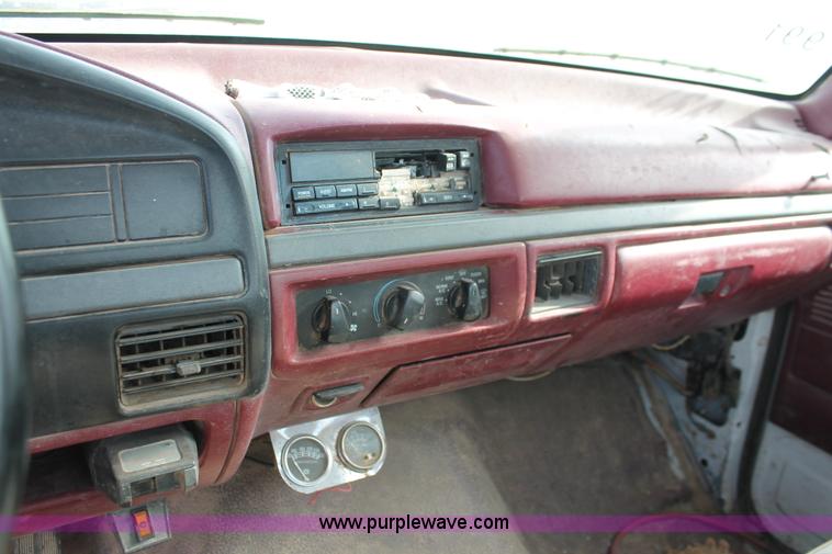 image for item O9358 1995 Ford F350 XL pickup truck