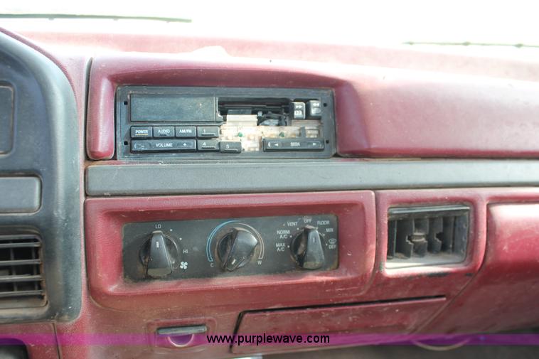 image for item O9358 1995 Ford F350 XL pickup truck