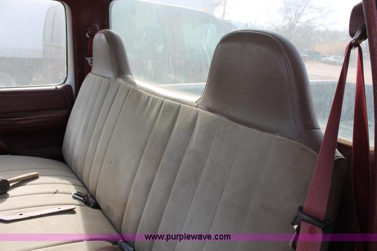 image for item O9358 1995 Ford F350 XL pickup truck