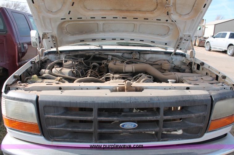 image for item O9358 1995 Ford F350 XL pickup truck