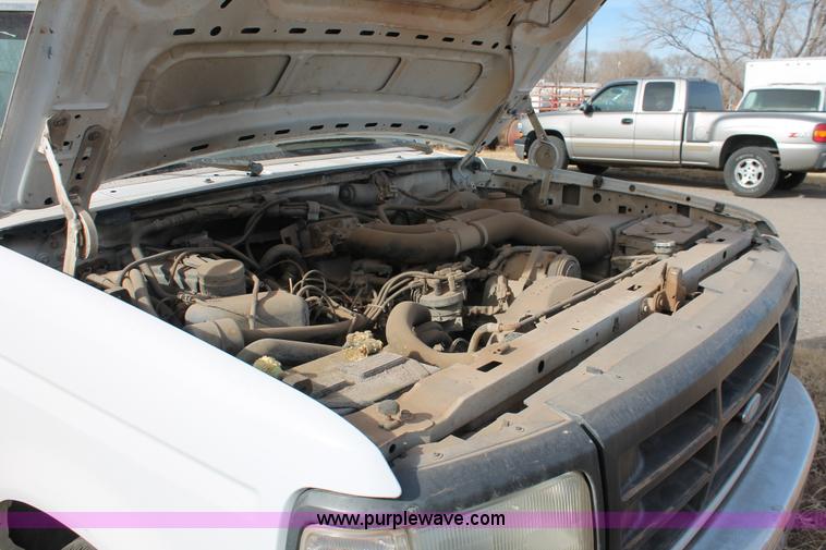 image for item O9358 1995 Ford F350 XL pickup truck