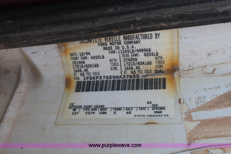 image for item O9358 1995 Ford F350 XL pickup truck