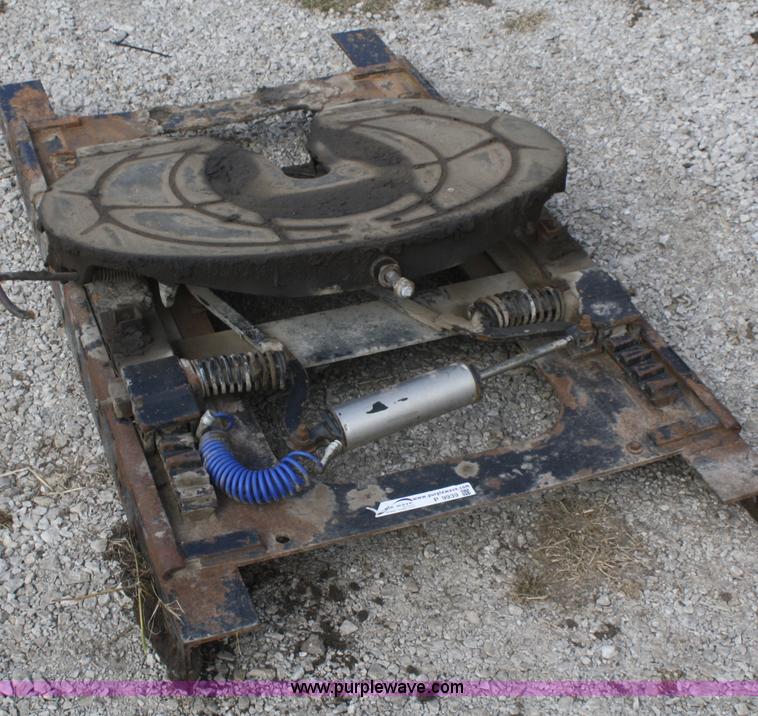 Fifth wheel plate with sliding mount in Seneca, KS Item P9939 sold