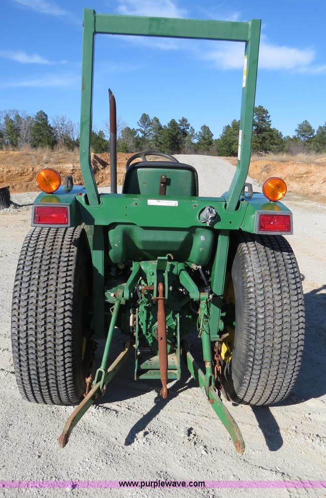 image for item S9532 1998 John Deere 870 tractor