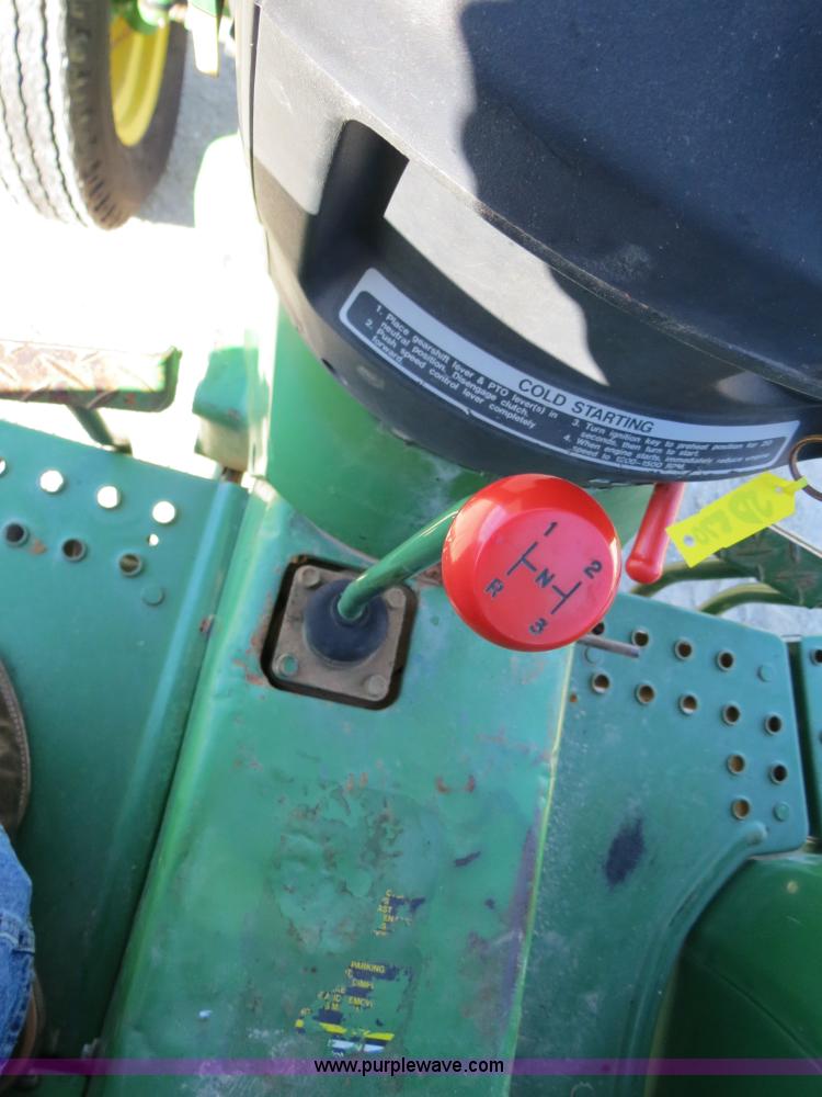 image for item S9532 1998 John Deere 870 tractor