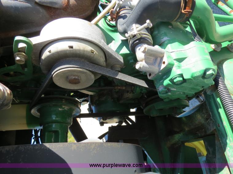 image for item S9532 1998 John Deere 870 tractor