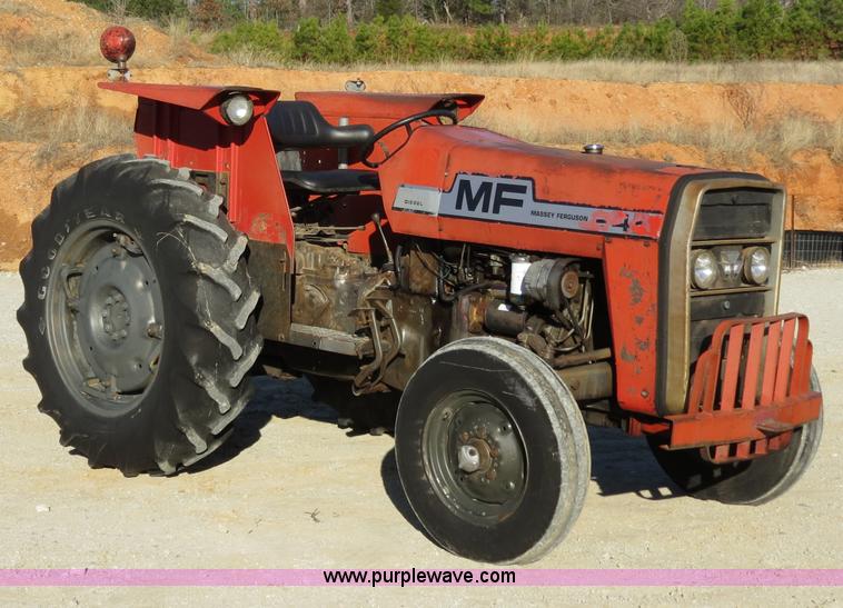 image for item S9533 1977 Massey Fergusen 245 tractor