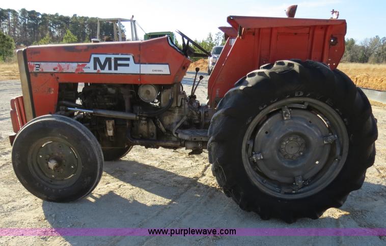image for item S9533 1977 Massey Fergusen 245 tractor