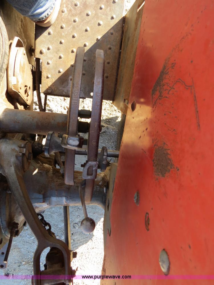 image for item S9533 1977 Massey Fergusen 245 tractor