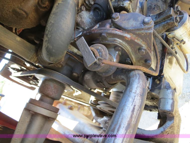 image for item S9533 1977 Massey Fergusen 245 tractor