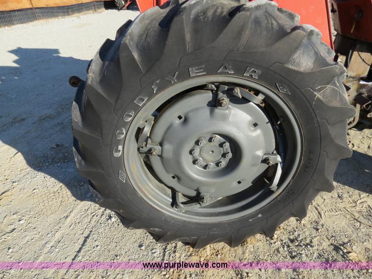 image for item S9533 1977 Massey Fergusen 245 tractor