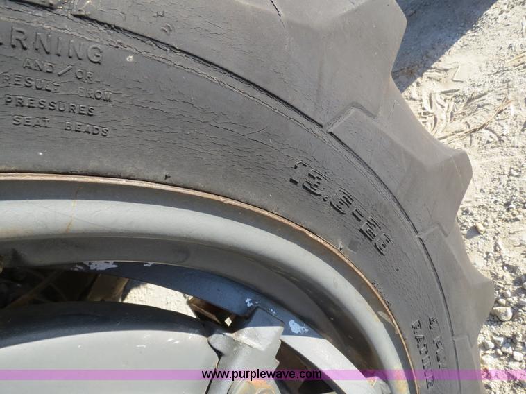 image for item S9533 1977 Massey Fergusen 245 tractor