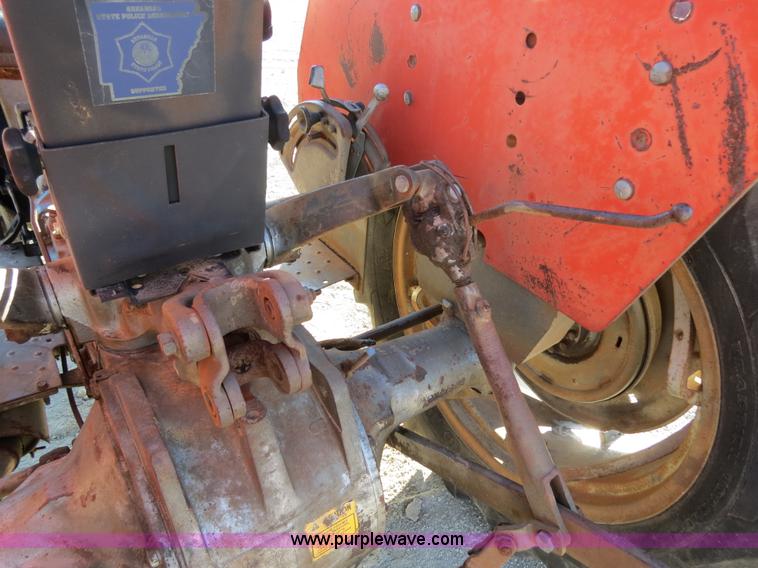 image for item S9533 1977 Massey Fergusen 245 tractor