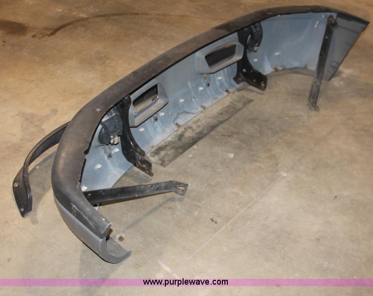 image for item V9025 1996 Dodge Ram 2500 front bumper