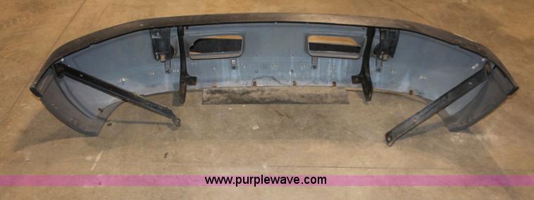 image for item V9025 1996 Dodge Ram 2500 front bumper