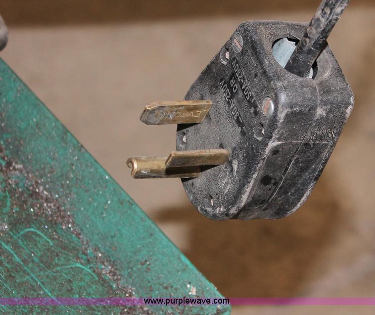 image for item V9033 Grizzly G0561 metal cutting bandsaw