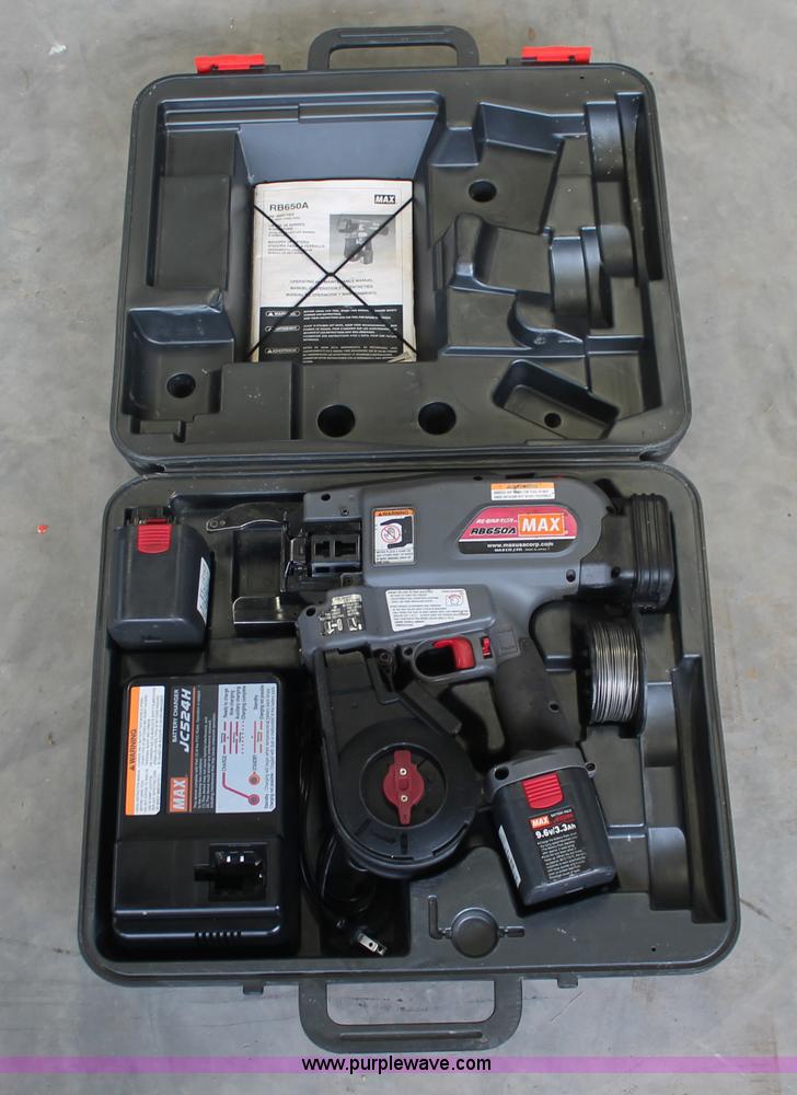 image for item V9044 *Assorted tools