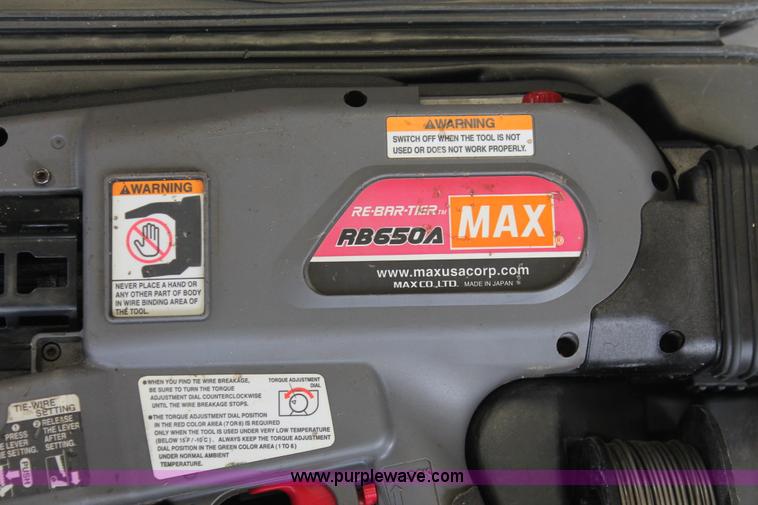 image for item V9044 *Assorted tools