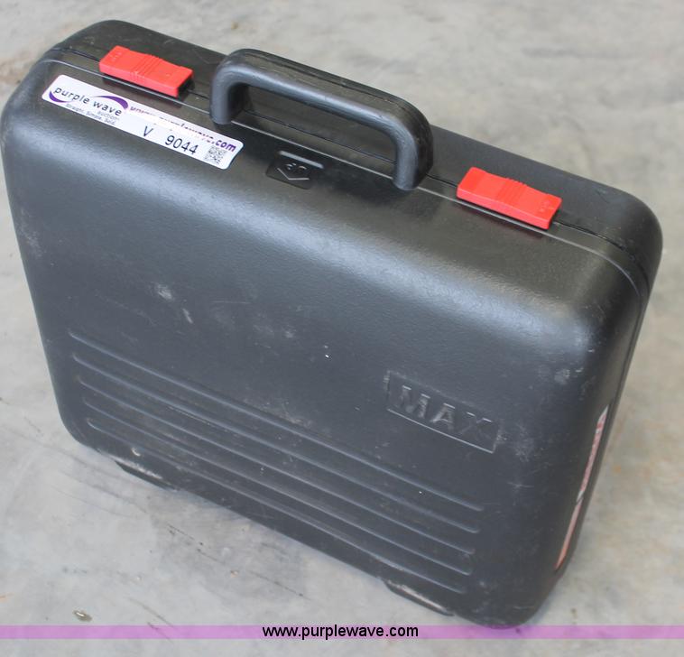 image for item V9044 *Assorted tools