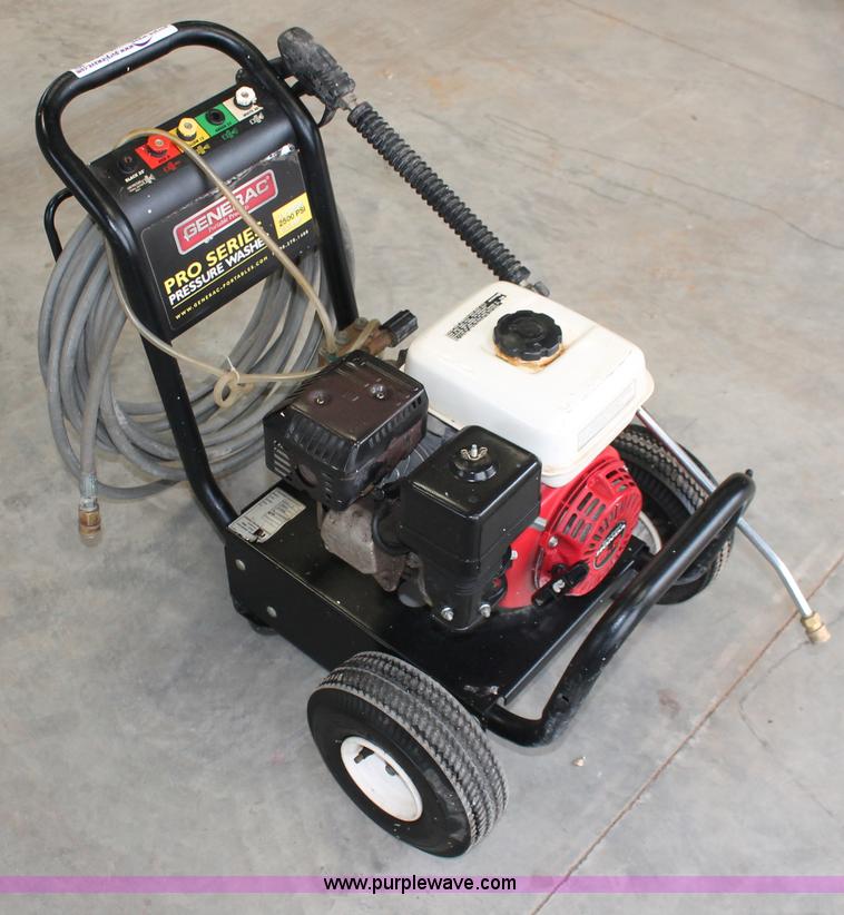 Generac Pro series pressure washer in Hesston, KS Item V9046 sold Purple Wave