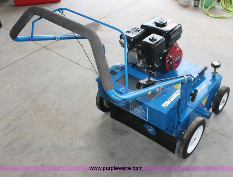 image for item V9047 Bluebird P18 seeder