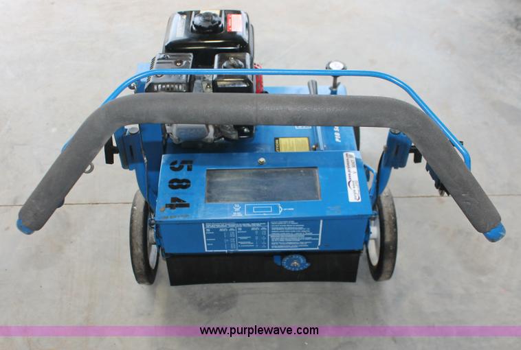 image for item V9047 Bluebird P18 seeder