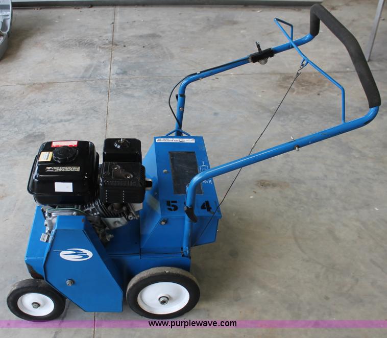image for item V9047 Bluebird P18 seeder