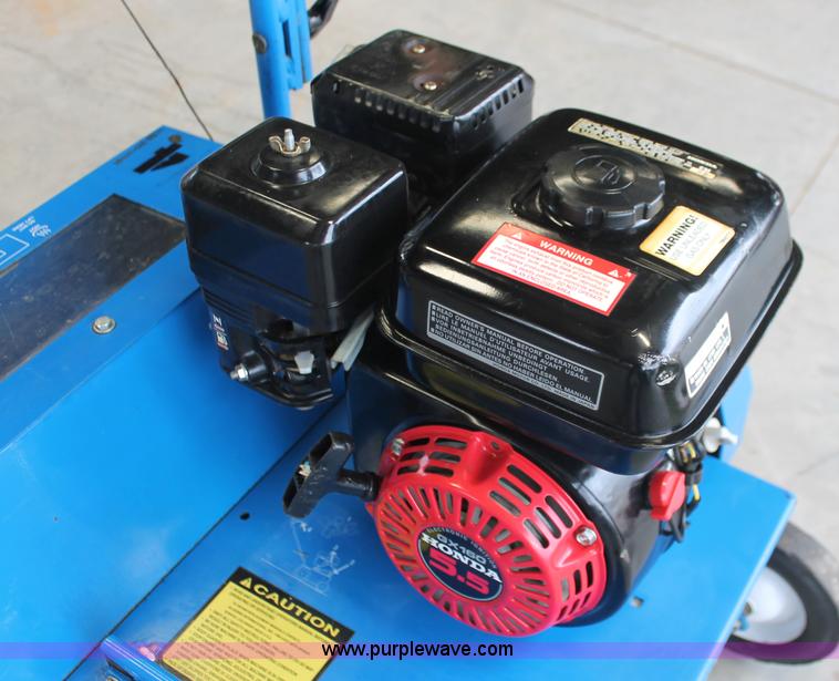 image for item V9047 Bluebird P18 seeder