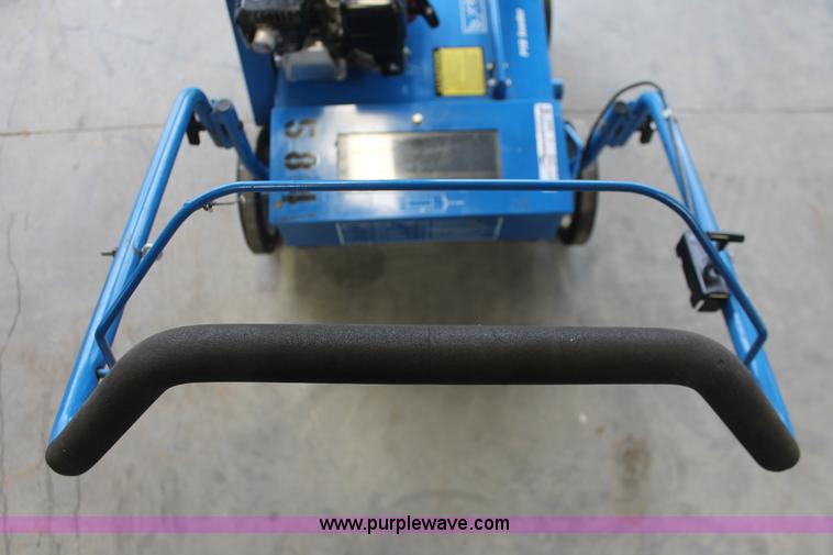 image for item V9047 Bluebird P18 seeder